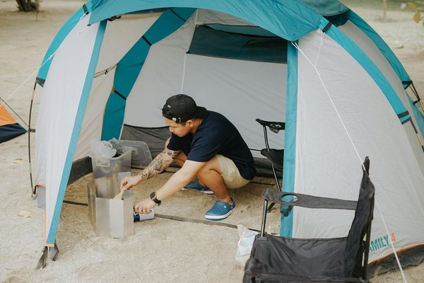 Où séjourner pour des vacances en Provence avec des ateliers de cuisine et des randonnées guidées?